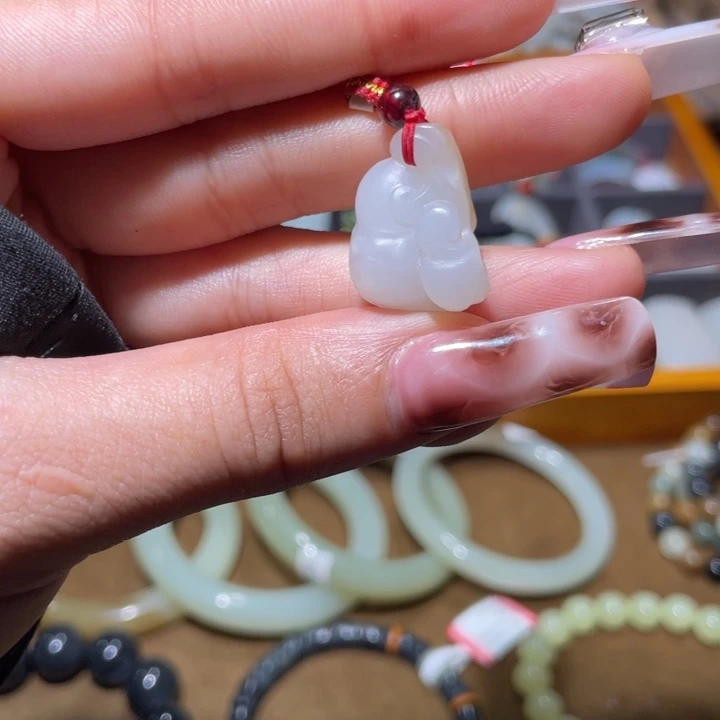 阿***祺和田玉未镶嵌手链