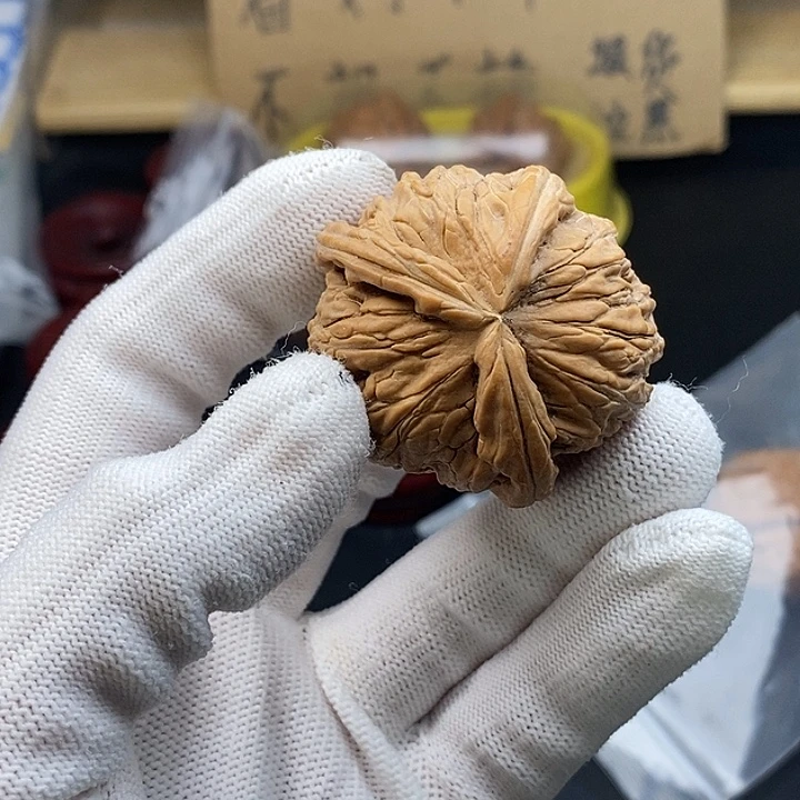 是***辰文玩核桃吊坠瑕疵不退不换