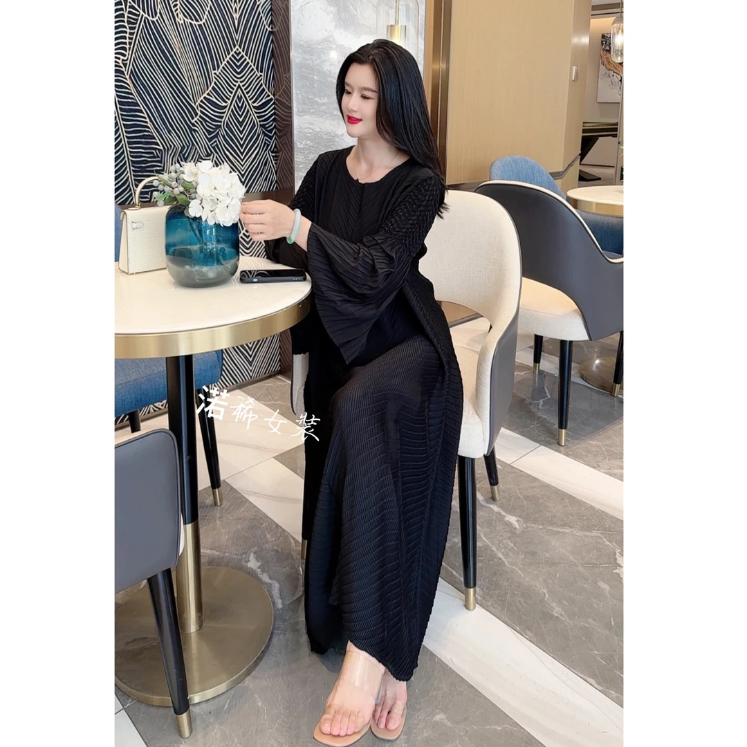 2025春夏新款设计感优雅宽松高端大花瓣盘花褶皱连衣裙