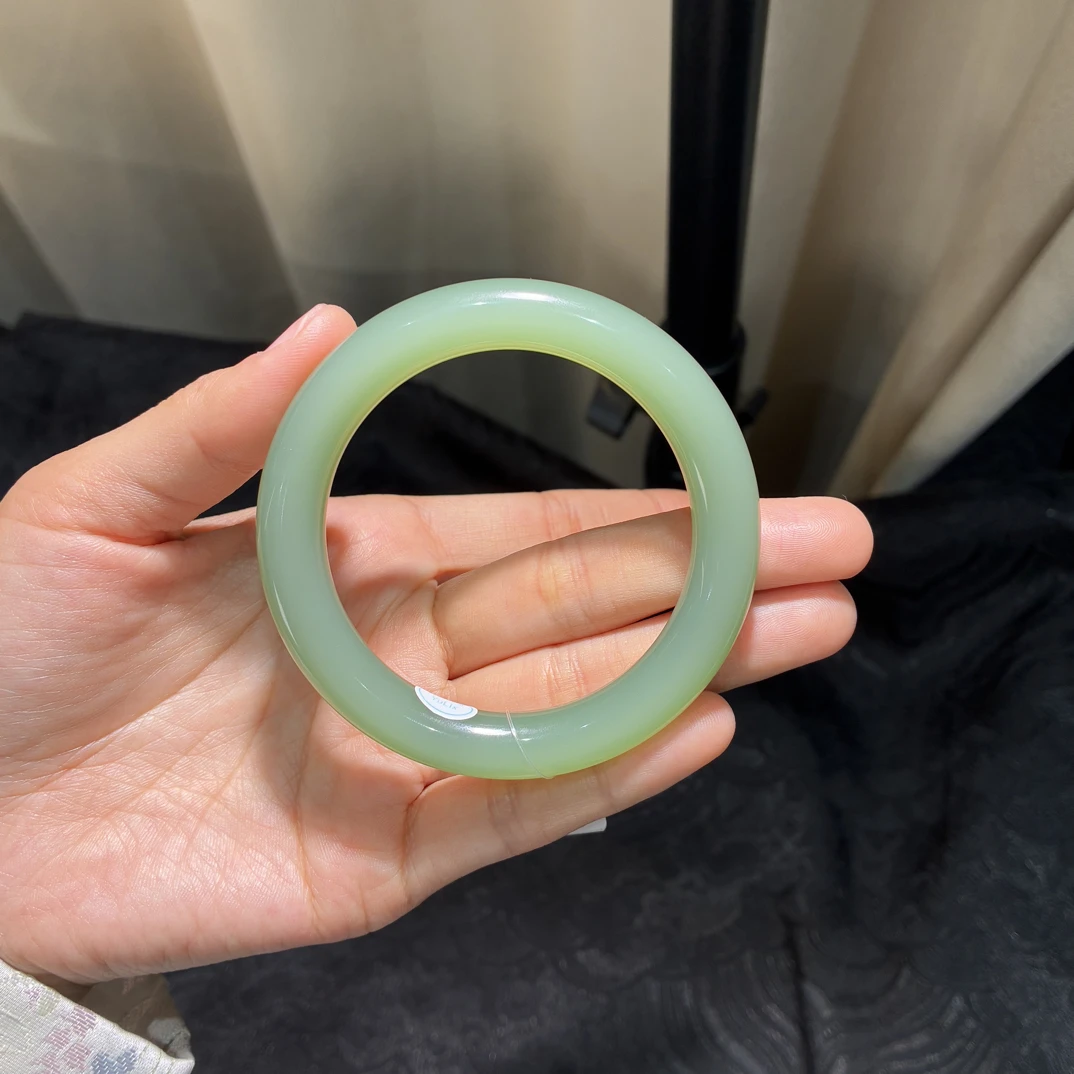 和田玉俄碧毕业品冰荧光粉青手镯54