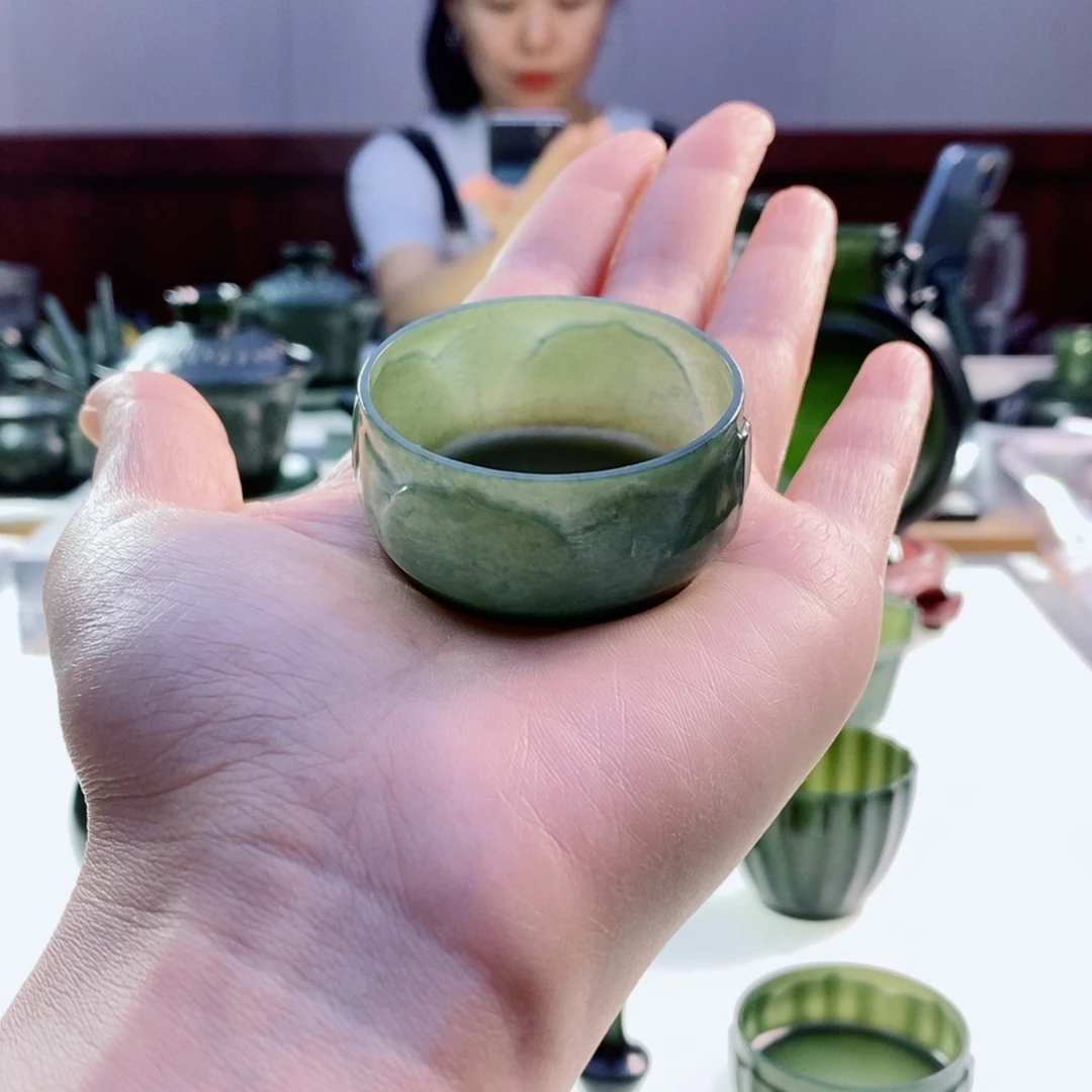未镶嵌和田玉（青玉）摆件