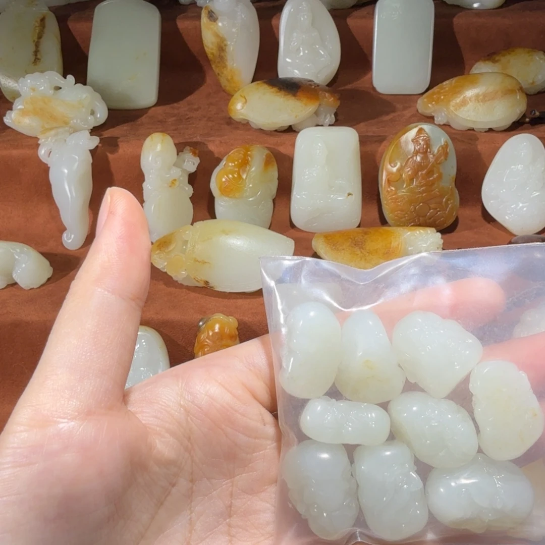 纪***斌和田玉未镶嵌手链