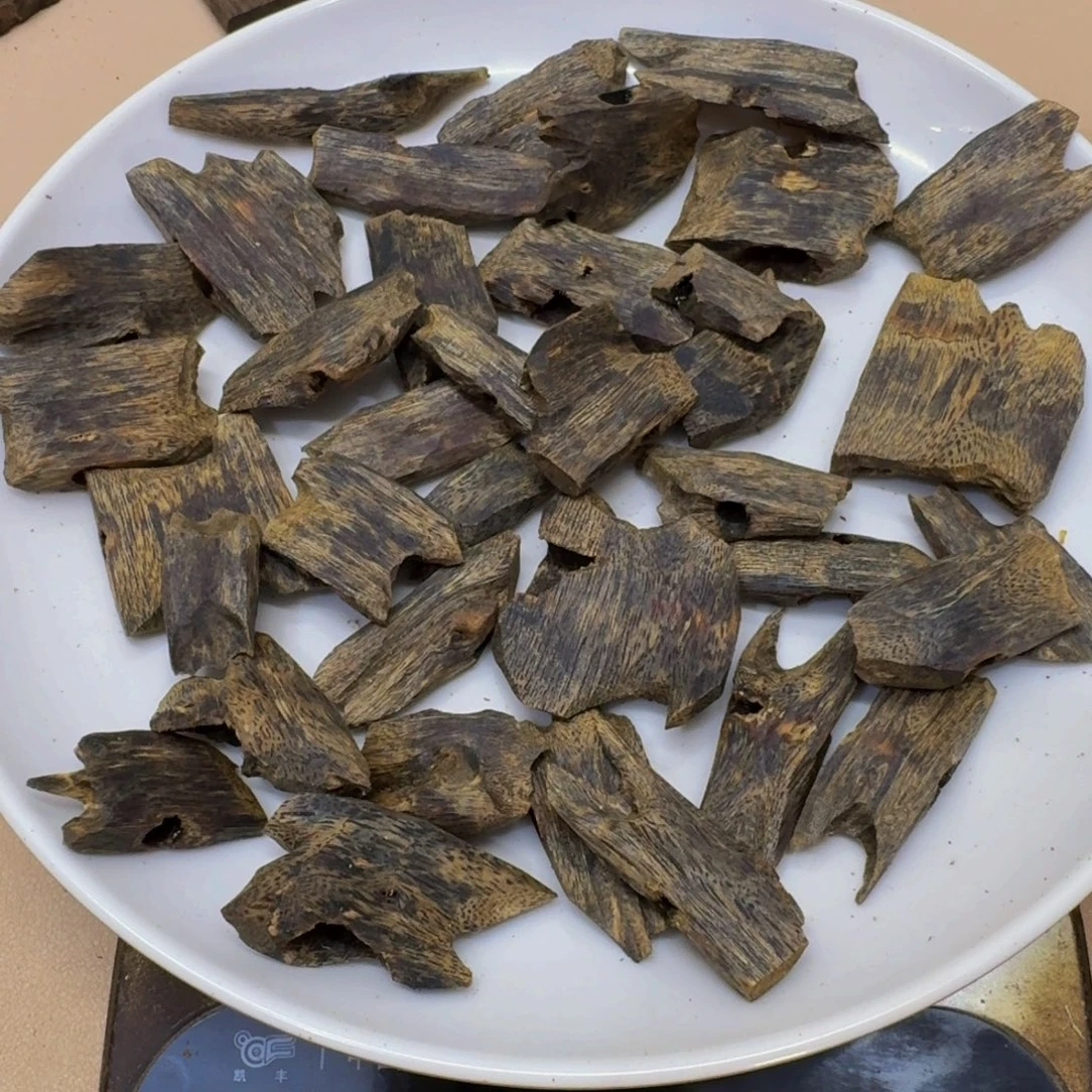 小***清沉香沉香碎屑香霸高油块料102克