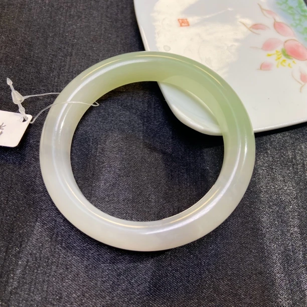 天然和田玉冰底白玉翠青手镯53