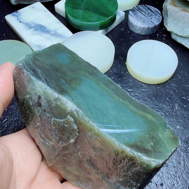 和田玉（糖玉）未镶嵌珠宝奇石