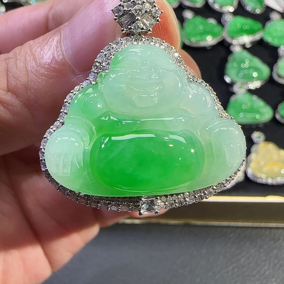 翡翠18K金镶嵌颈饰