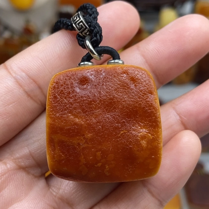 【闪购商品】琥珀颈饰未镶嵌