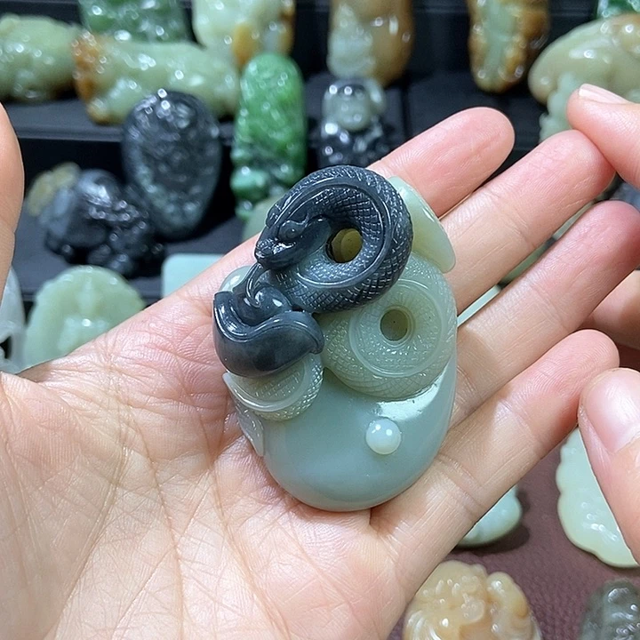 颈饰未镶嵌和田玉