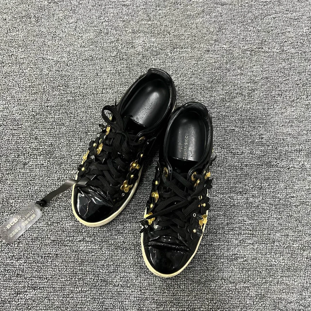 90新 LouisVuitton/路易威登 黑色漆皮三花板鞋 35码/9新/无配件