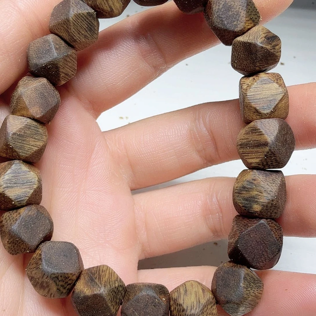 手串沉香乌身1.0规格10克椭形