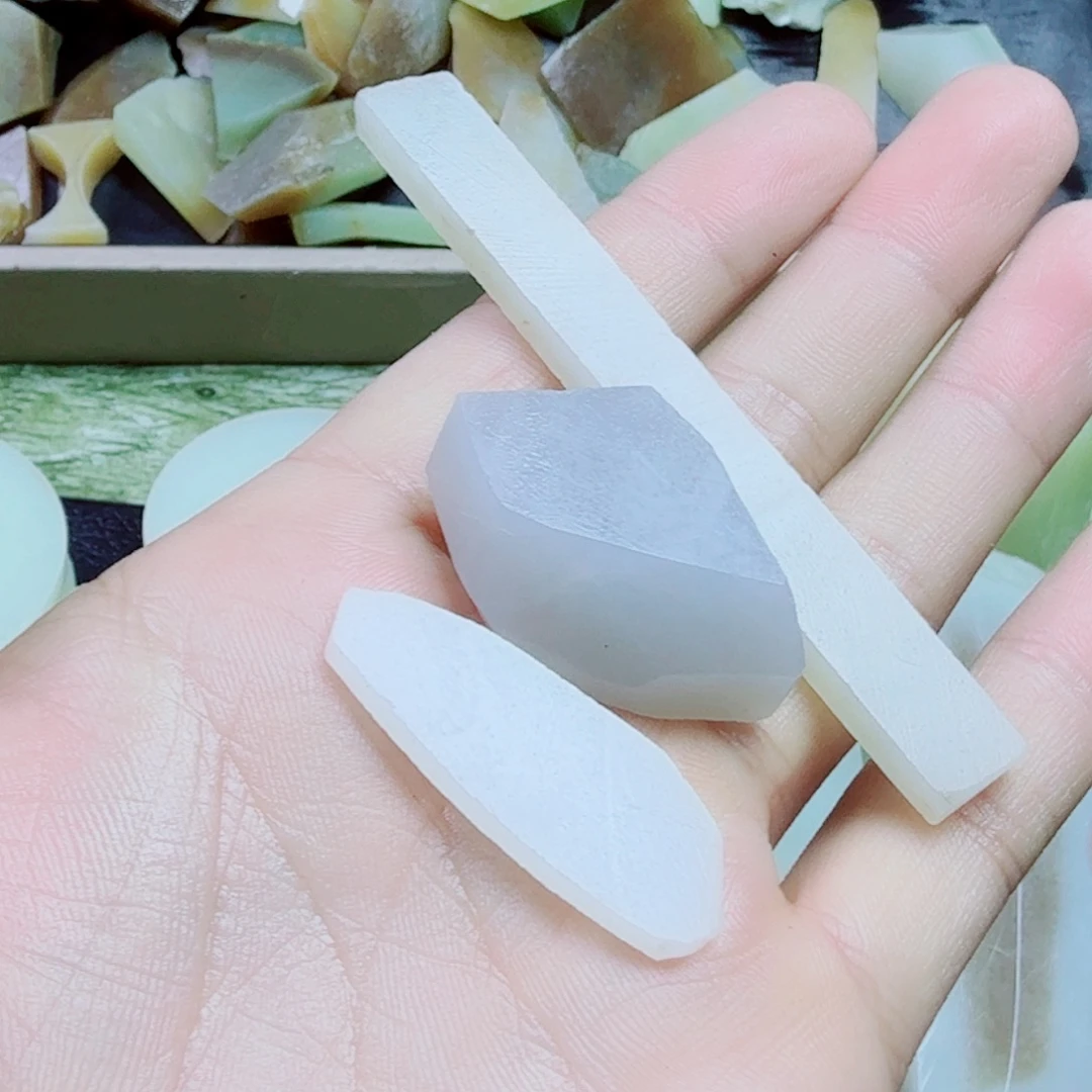 未镶嵌和田玉（糖玉）挂件