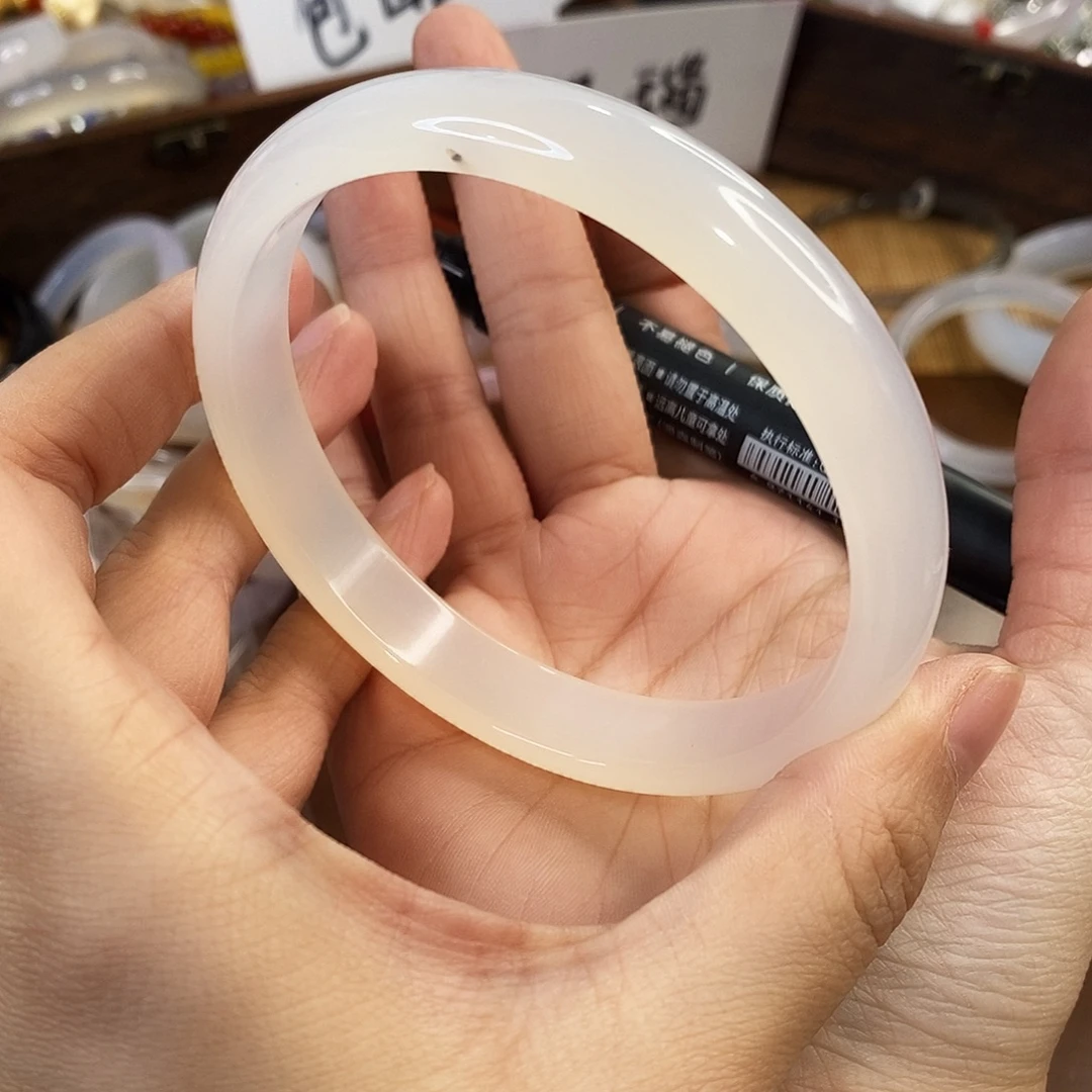 玛瑙/玉髓未镶嵌手镯C111。72