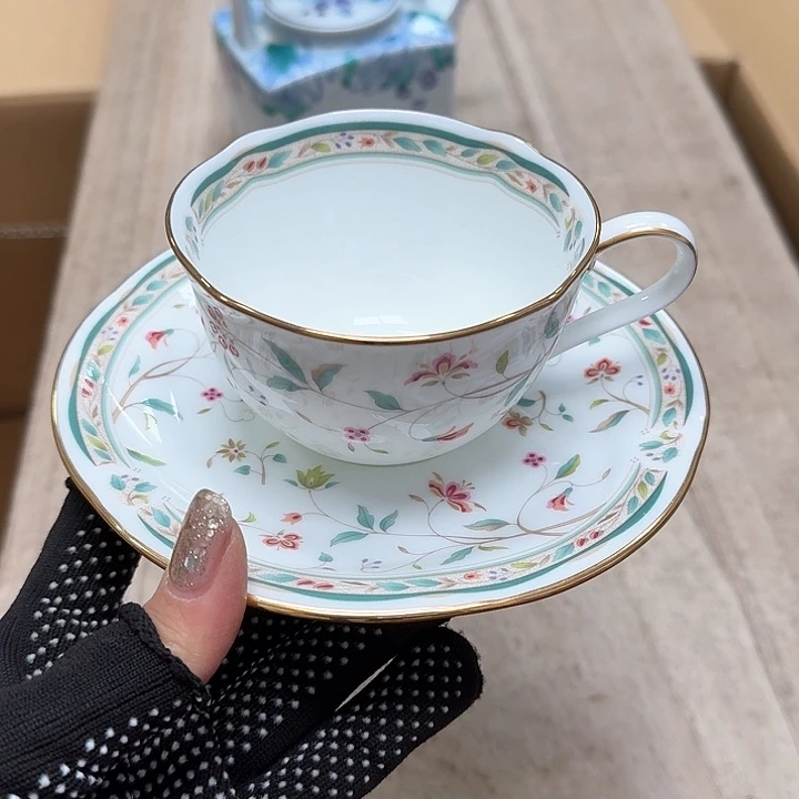 瓷片噗哈哈哈哈哈哈哈哈哈我笑到