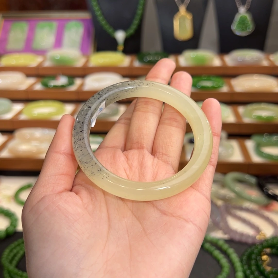 和田玉手镯未镶嵌半山半水56