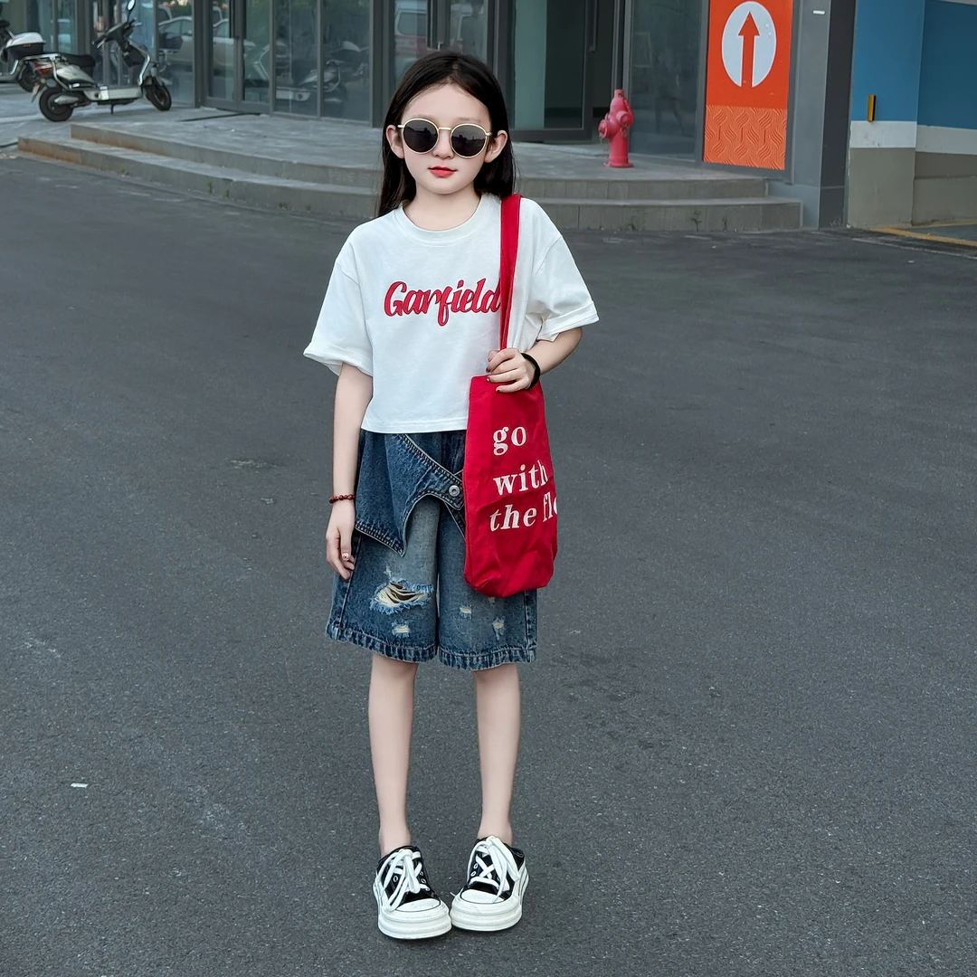 女童夏季套装2025新款女孩洋气休闲韩版T恤个性破洞牛仔中裤套装
