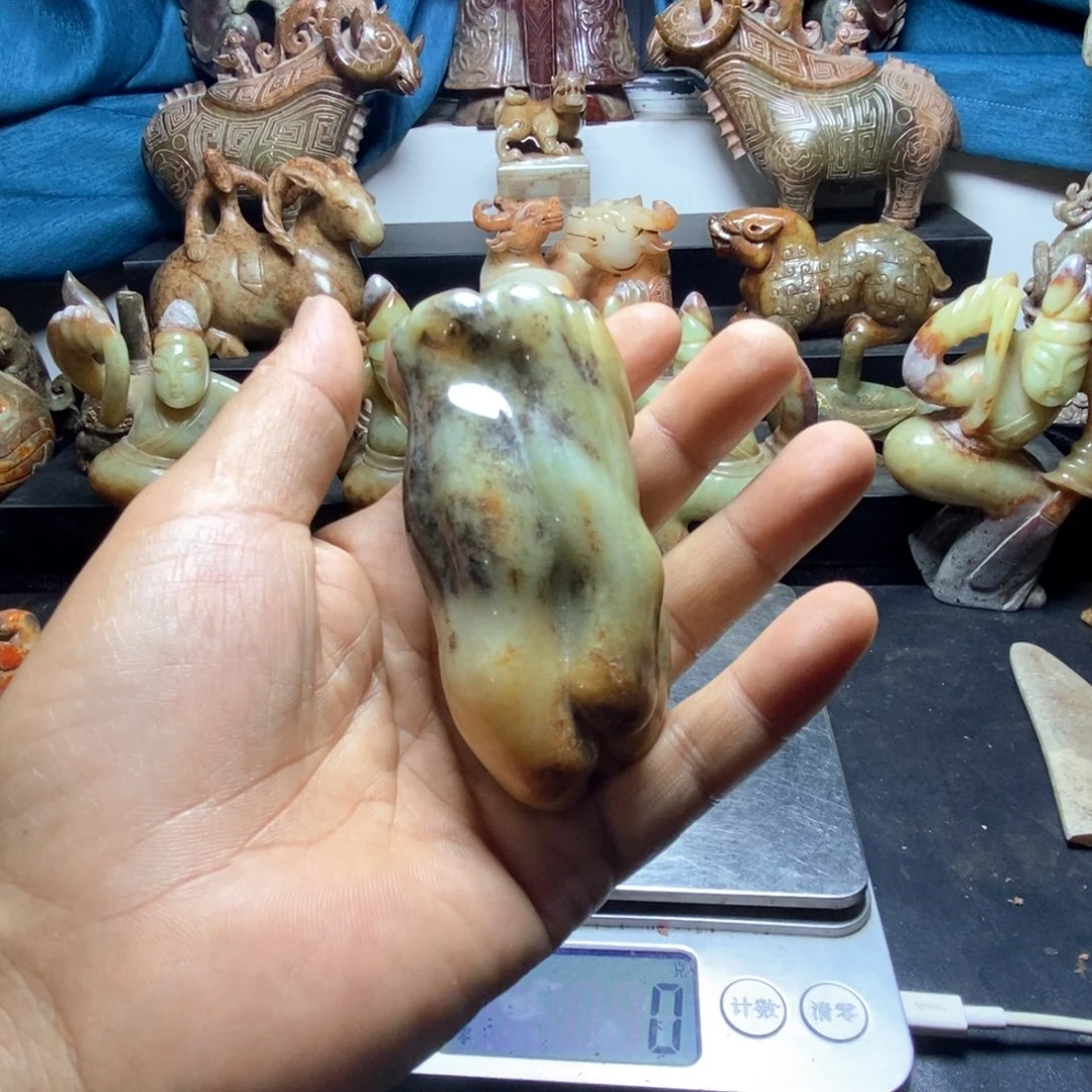 和田玉未镶嵌把件