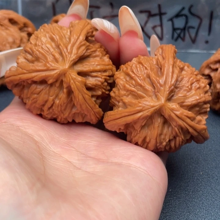 叙***旧吊坠文玩核桃白狮子