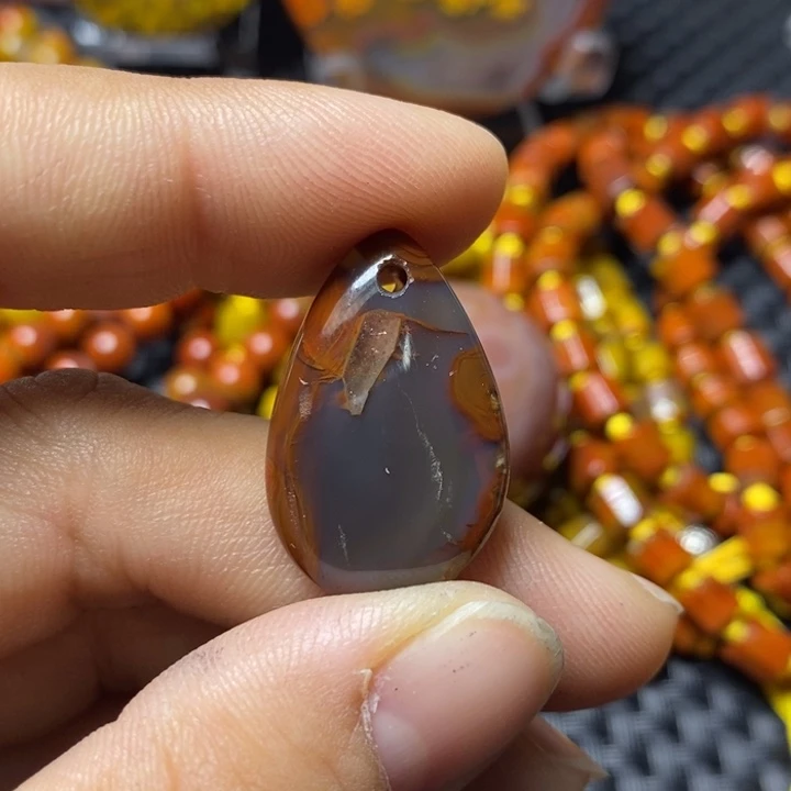 玛瑙/玉髓颈饰未镶嵌