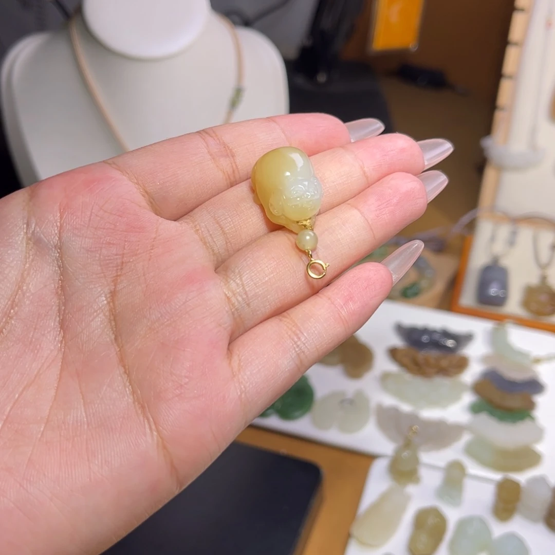 和田玉未镶嵌颈饰大**子