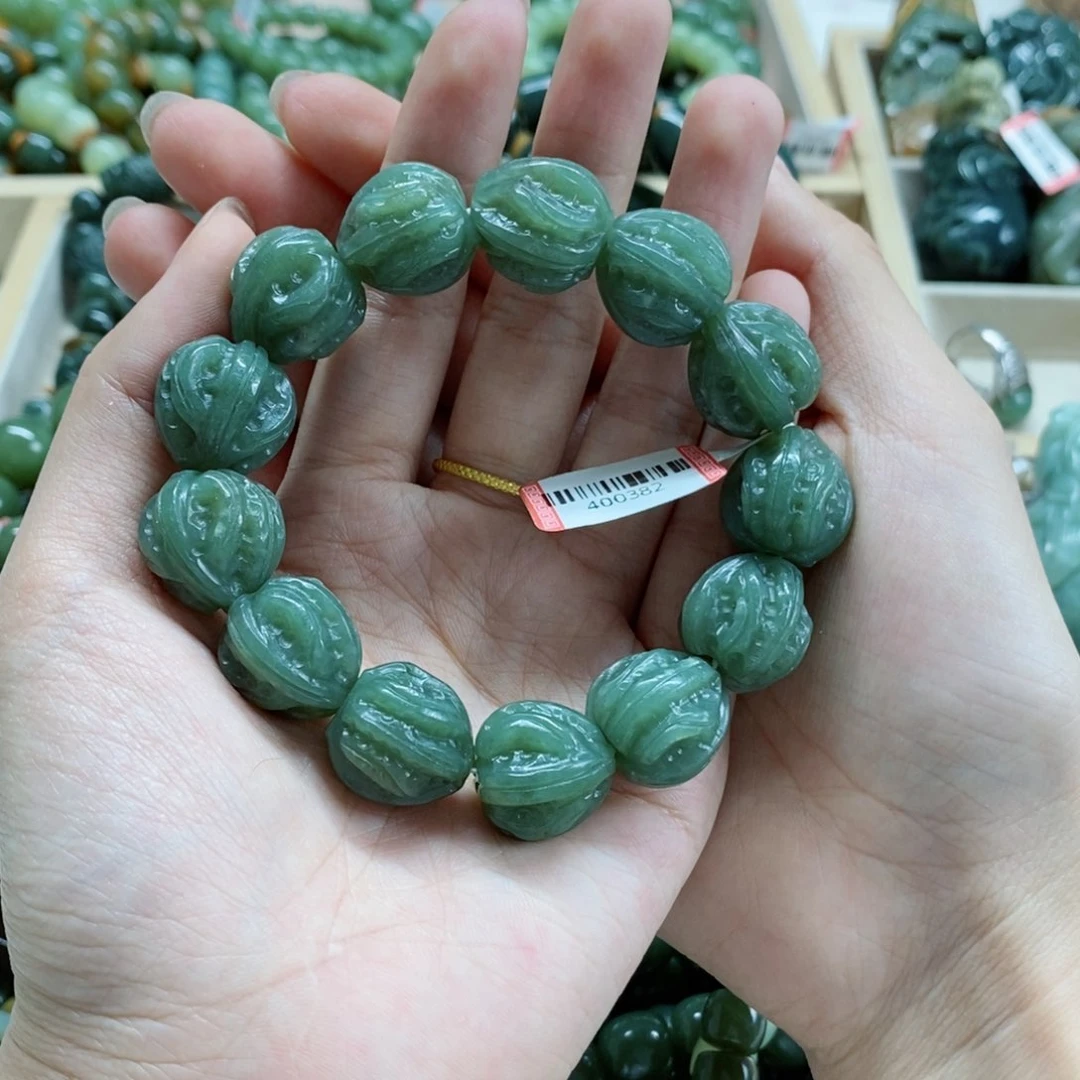 透闪石质玉手串未镶嵌