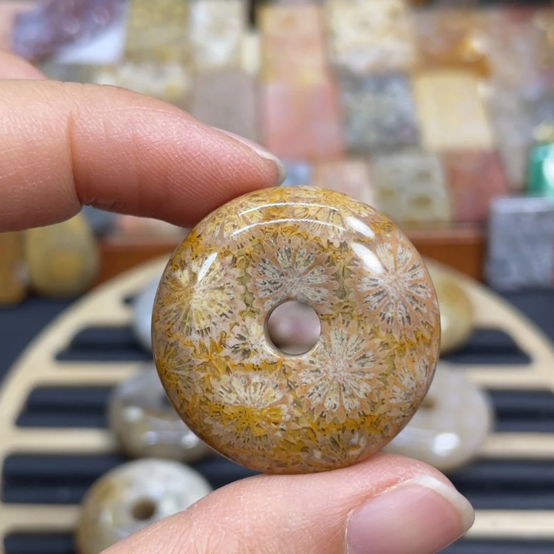 硅化玉未镶嵌颈饰k45