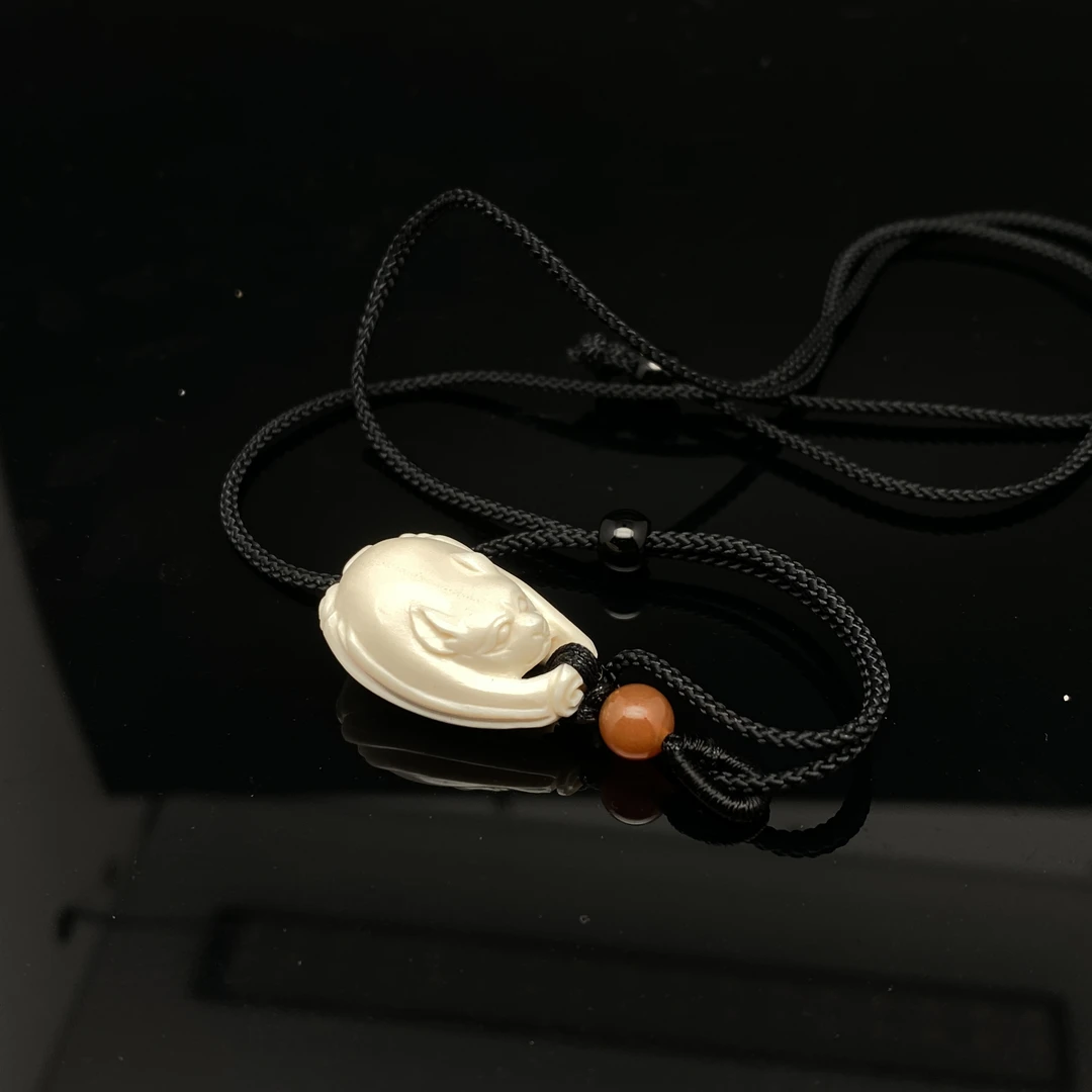 B0220GMD291（多样性发货）猛犸牙蝙蝠挂件饰品