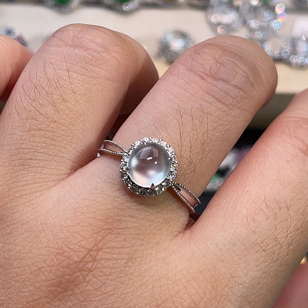 翡翠18K金镶嵌戒指玻璃种冰蛋