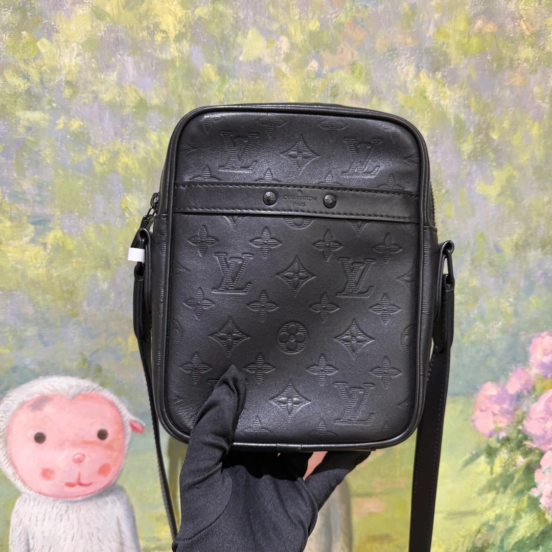 95新 LouisVuitton/路易威登 15553083/KIKIFIFI/手机包