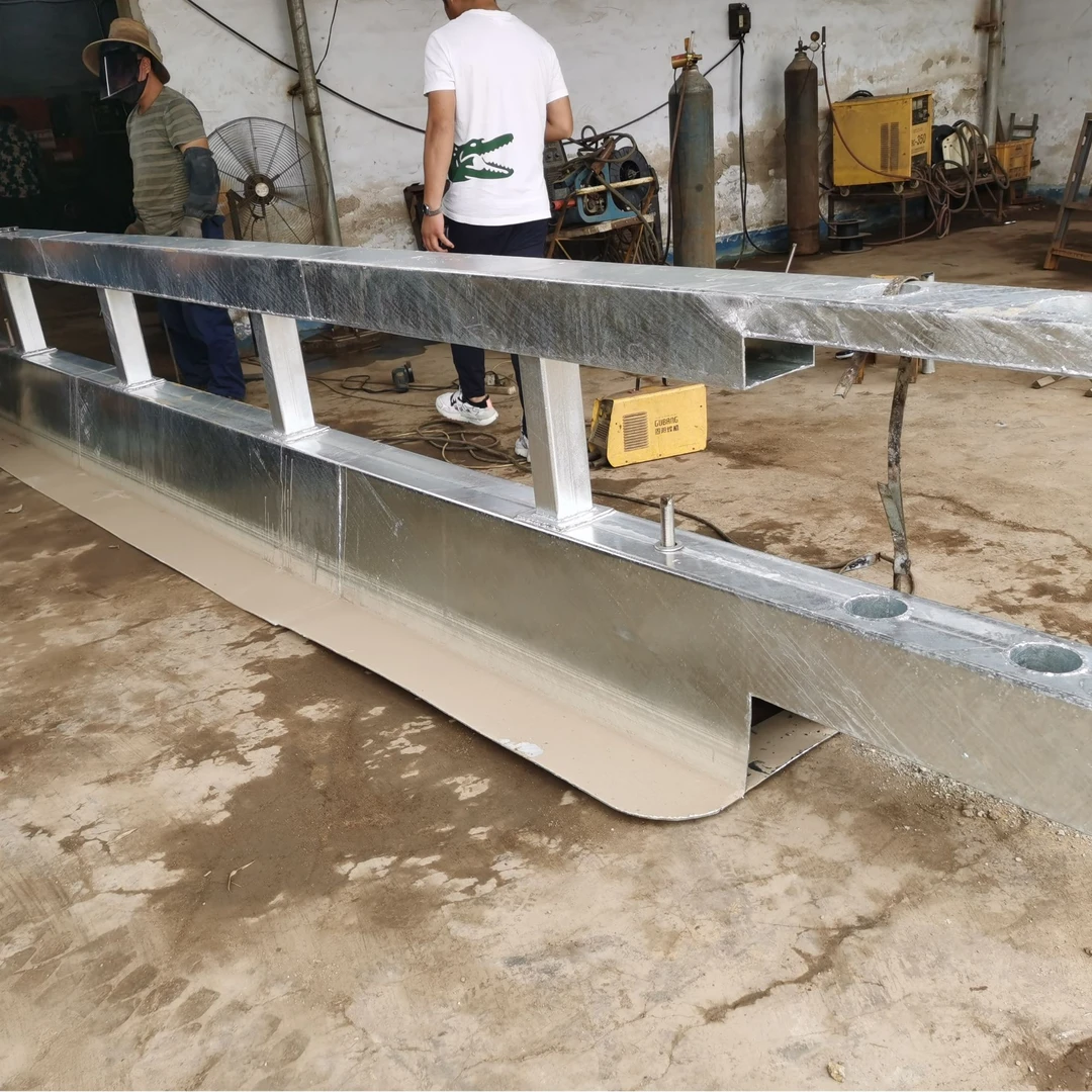 单悬臂护栏移动钢护栏高速公路厂家直销