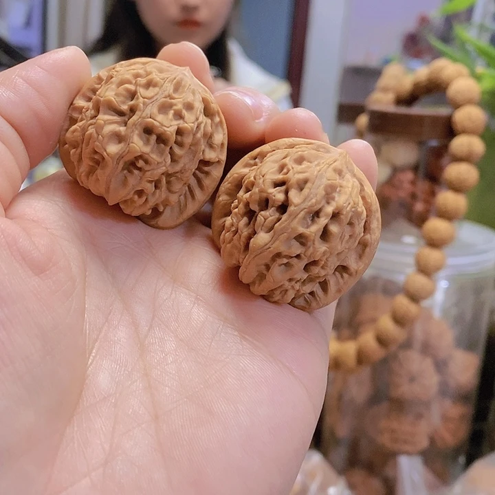 【闪购商品】文玩核桃把件36山神面肉肉的
