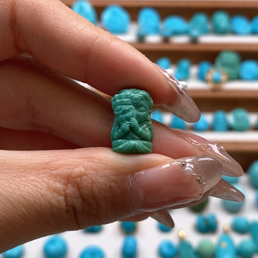 绿松石颈饰未镶嵌