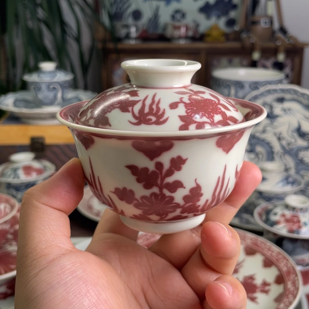 青花釉里红花卉盖碗