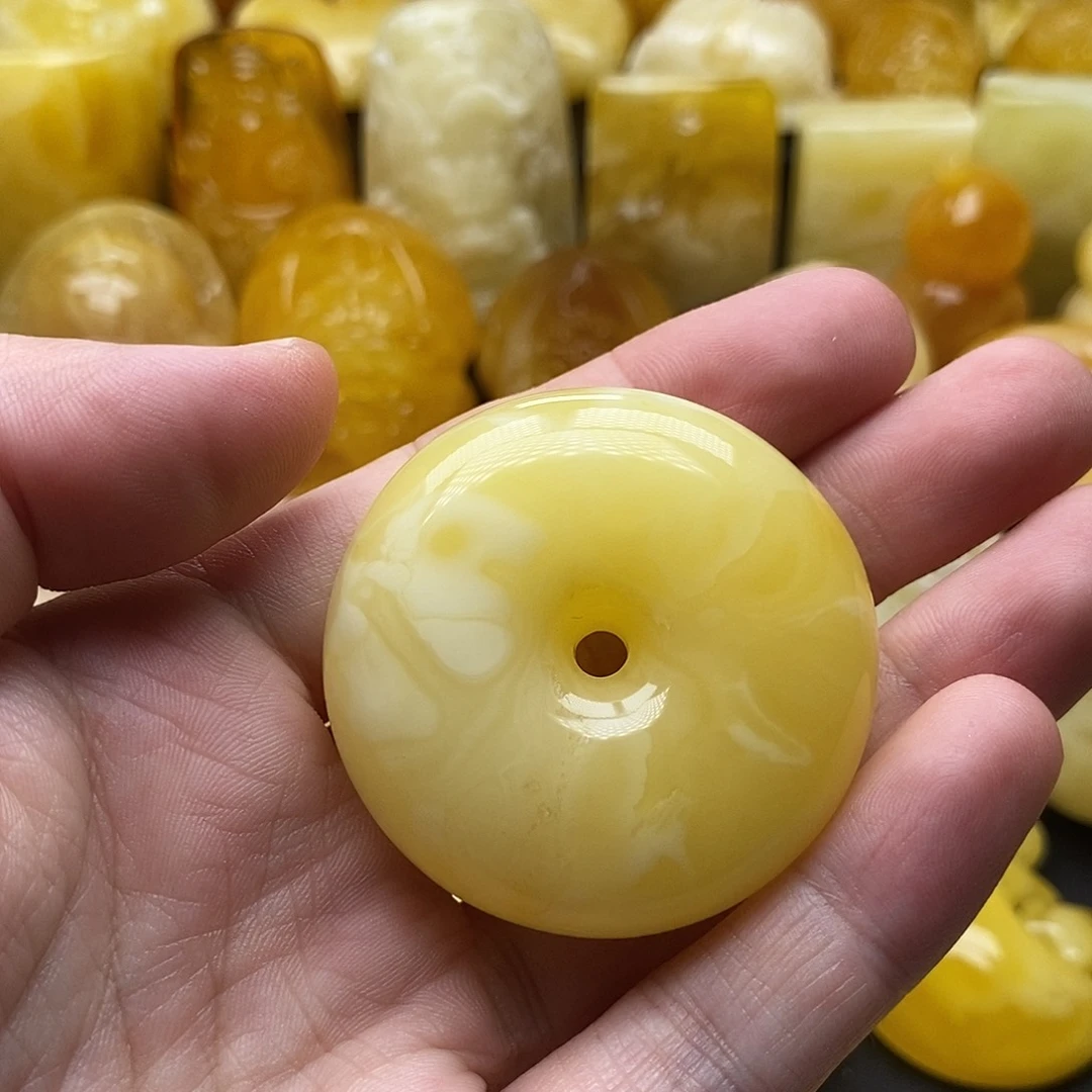 琥珀颈饰未镶嵌琥珀蜜蜡吊坠