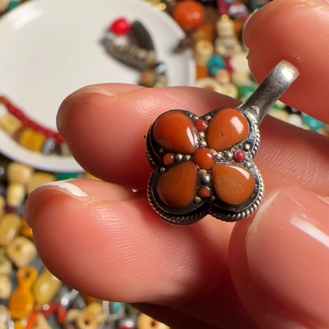 A***g……………………………………卡子