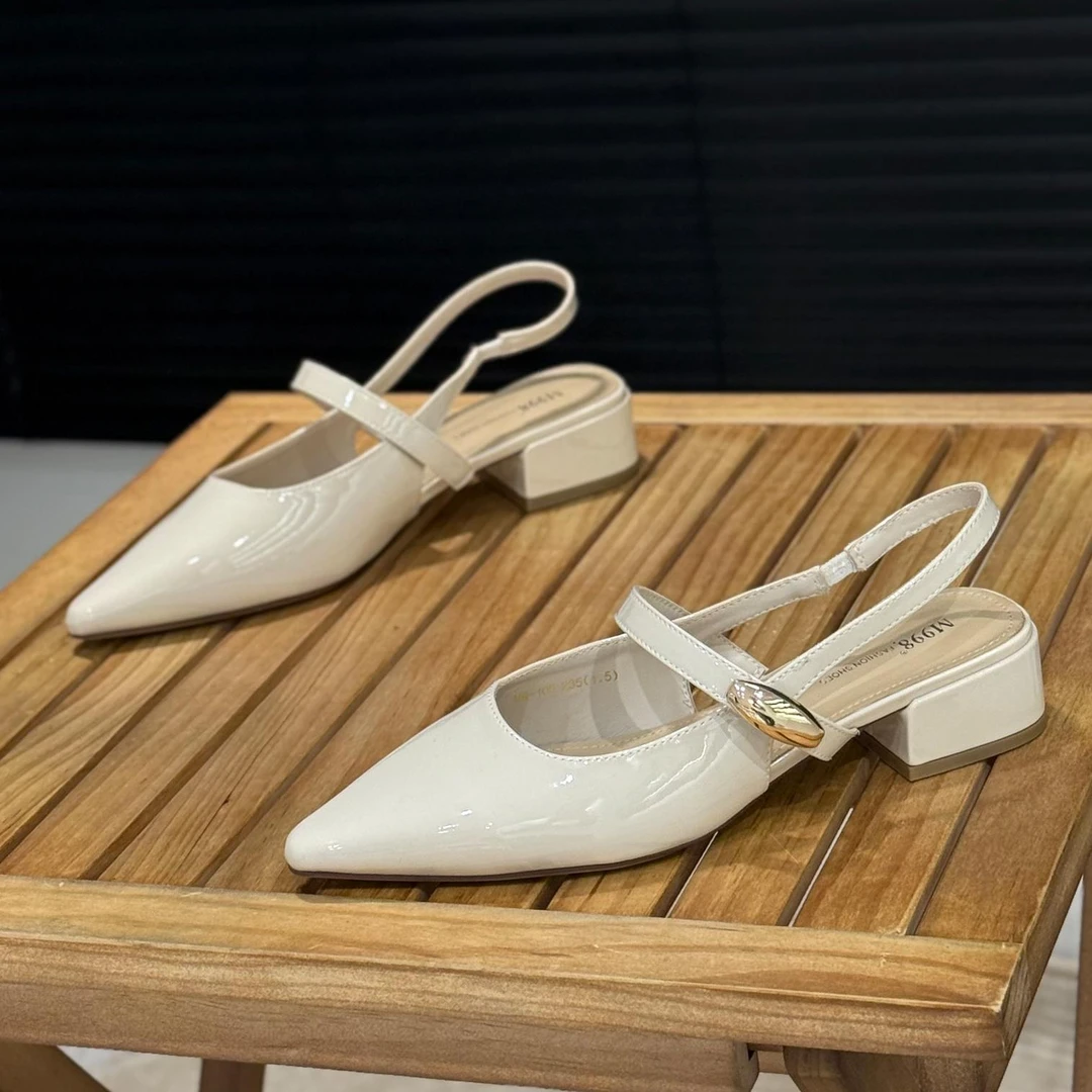 【香港轻奢Sakurano&樱央】法式包头凉鞋女2025夏季新款尖头时尚