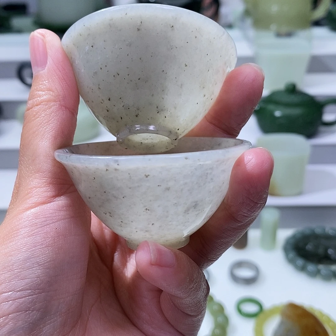 和田玉未镶嵌挂件杯子