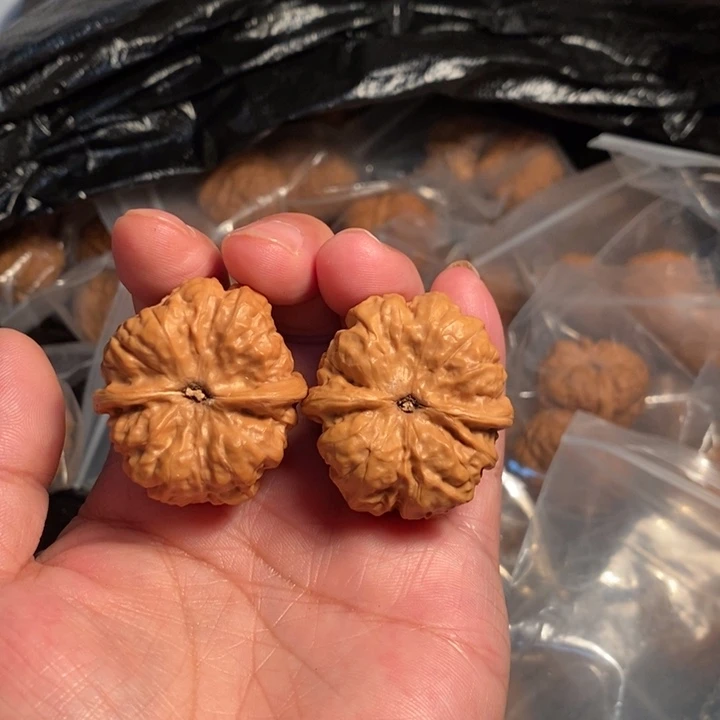 晴***朗文玩核桃把件哈哈哈