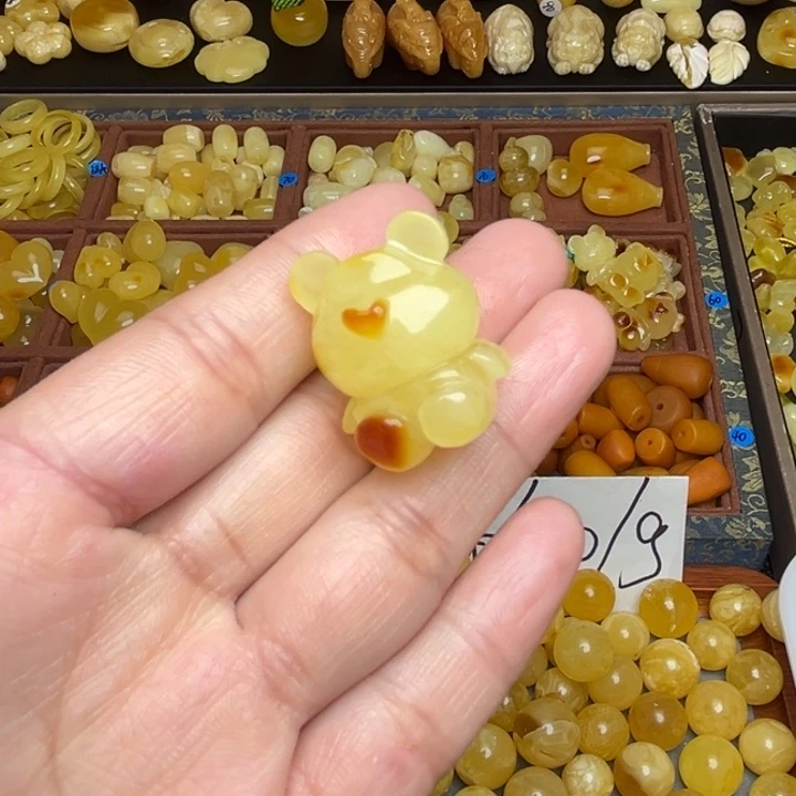 蜜蜡未镶嵌珠宝奇石天然蜜蜡小熊俏色