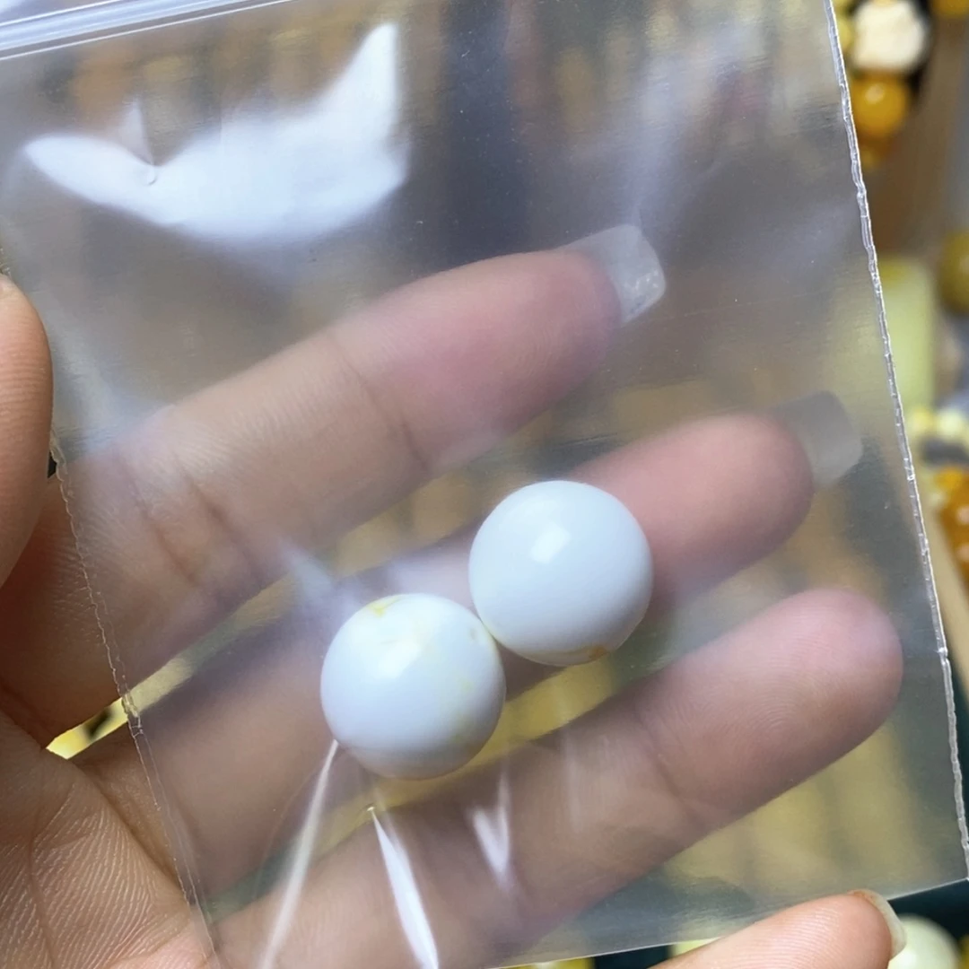 ****澈16尺寸瓷白圆珠一对