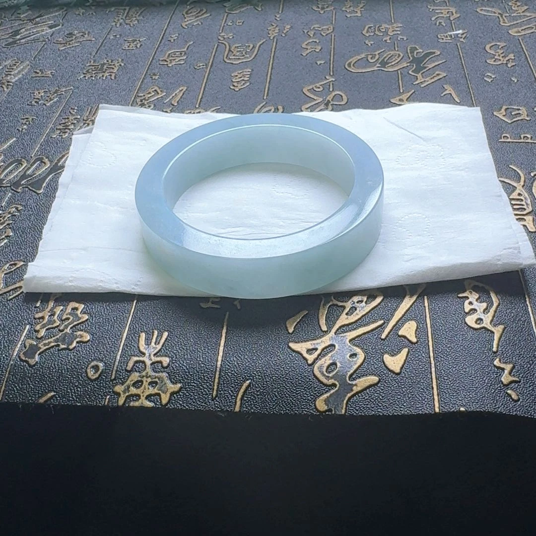未镶嵌翡翠手镯定制翡翠
