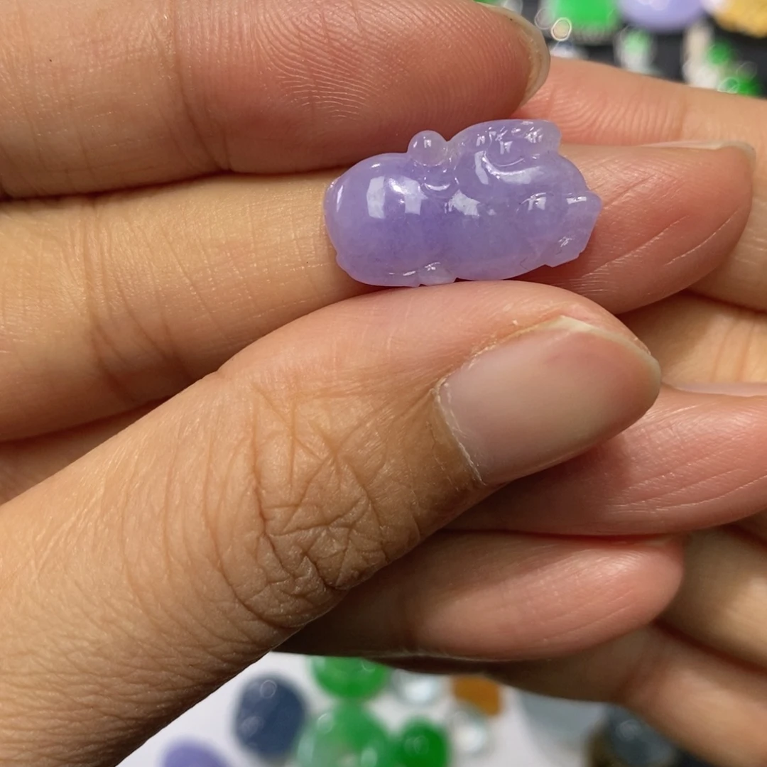 翡翠未镶嵌颈饰缅甸