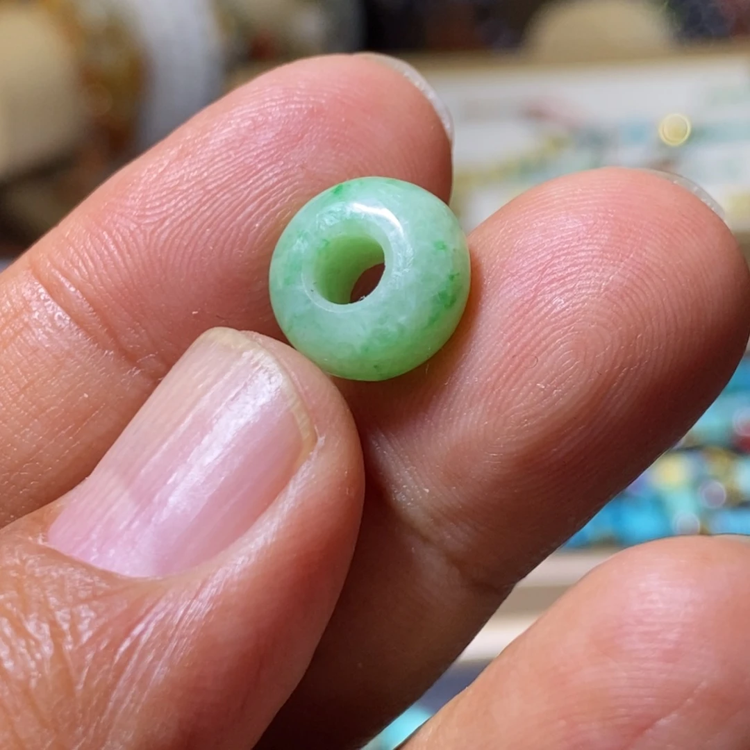 翡翠散珠配饰设计风格