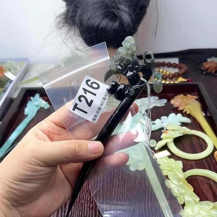 蛇纹石玉发饰合金兰