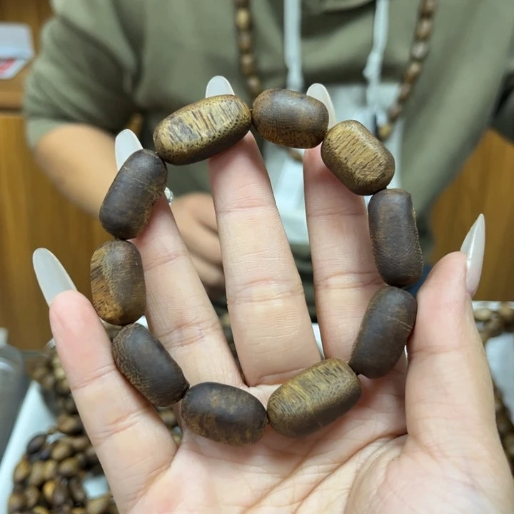 沉香手串随型留疤单圈多样性发1