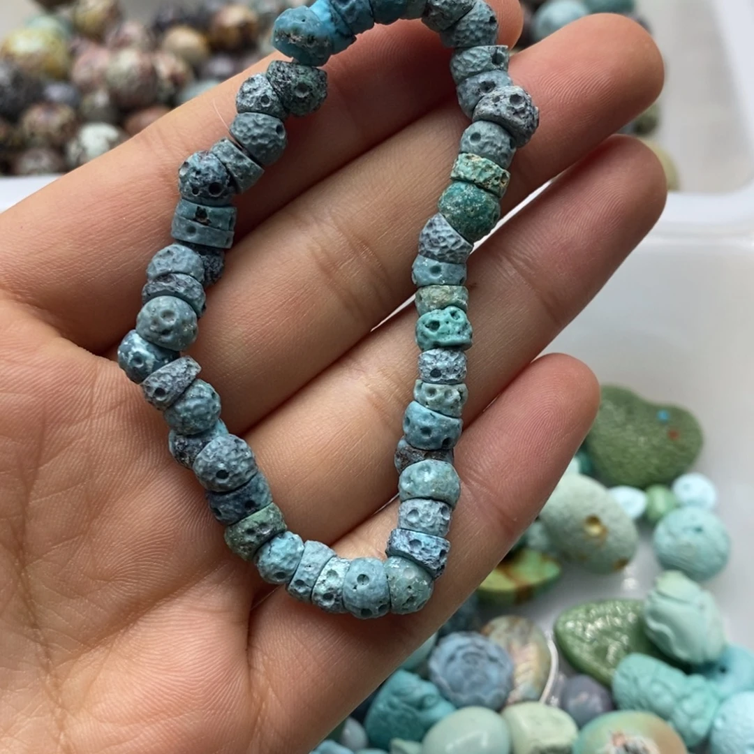 杨***飒绿松石未镶嵌配饰