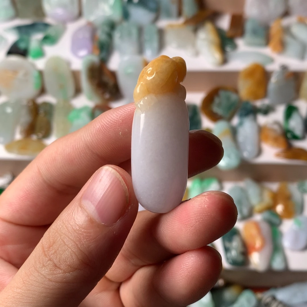 翡翠未镶嵌颈饰金蟾