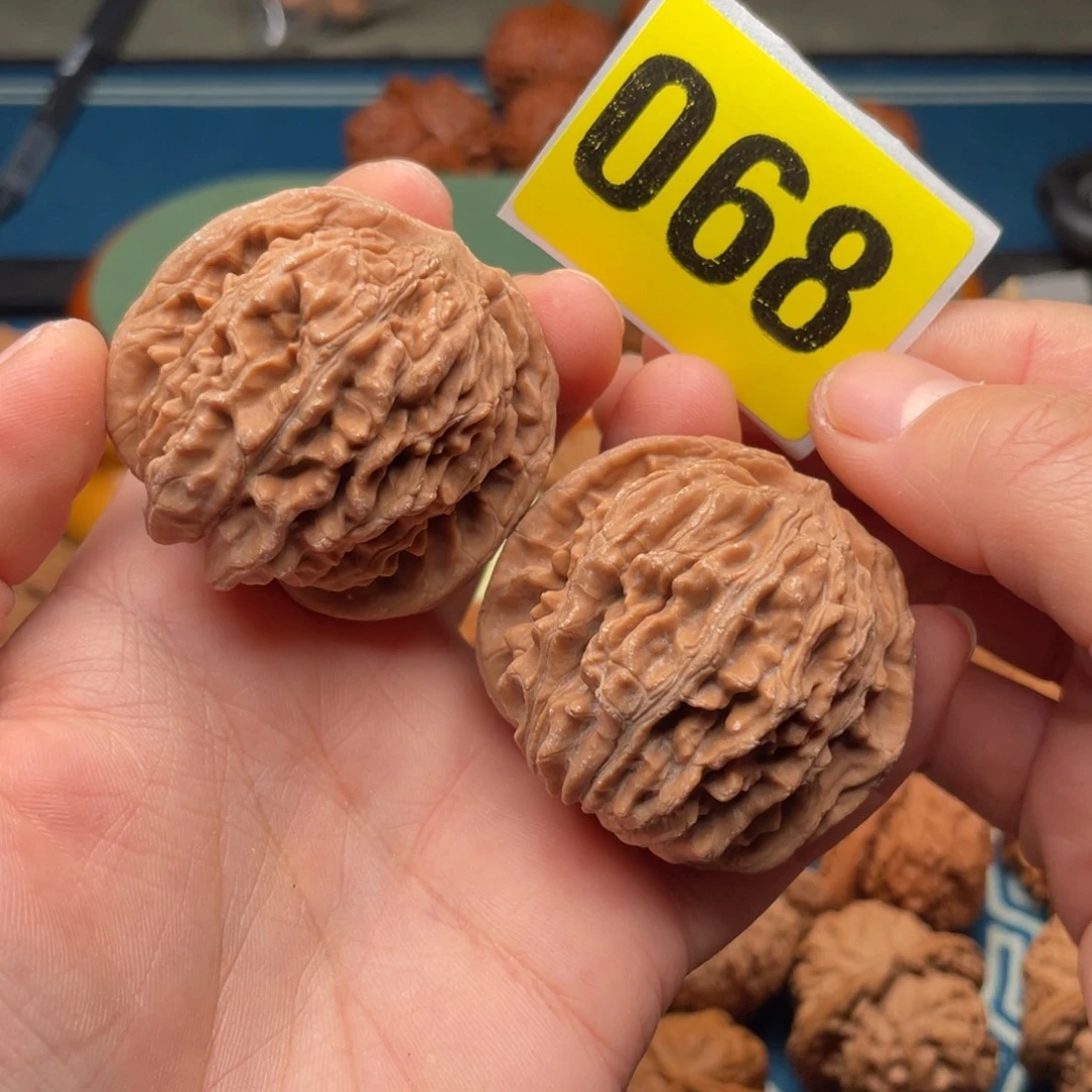 文玩核桃吊坠44全品楼盘068号