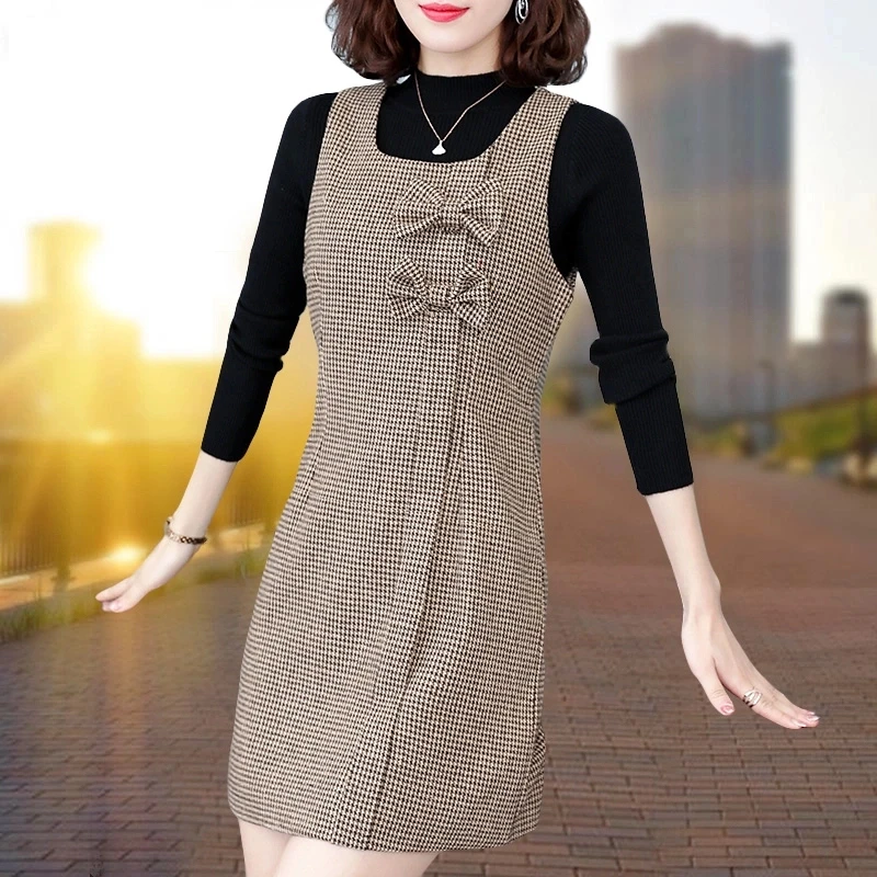 洋气千鸟格子毛呢连衣裙女春秋新款中年妈妈无袖打底裙修身背心裙