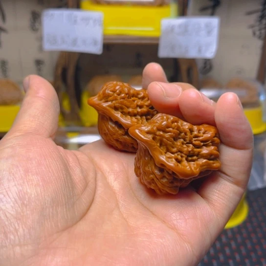 文玩核桃吊坠富贵鸟