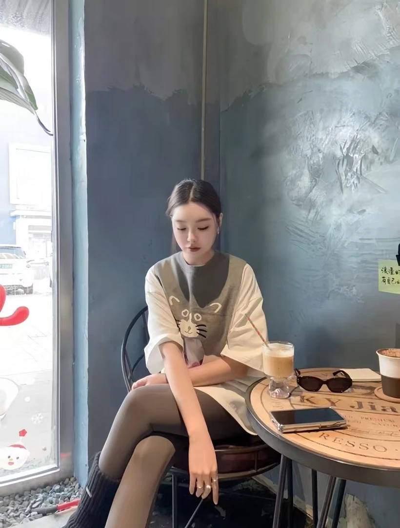 小猫披肩造型T（可拆卸）ANDREA MARTIN